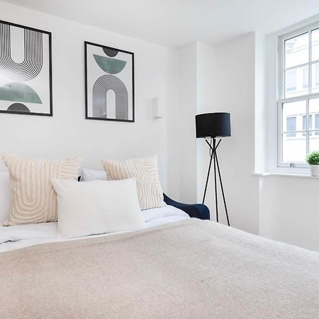 Fitzrovia With Balcony - Cityapartmentstay 런던 외부 사진