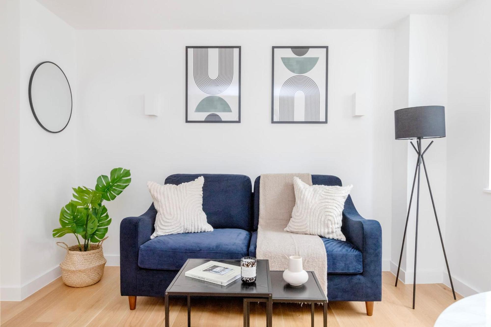 Fitzrovia With Balcony - Cityapartmentstay 런던 외부 사진